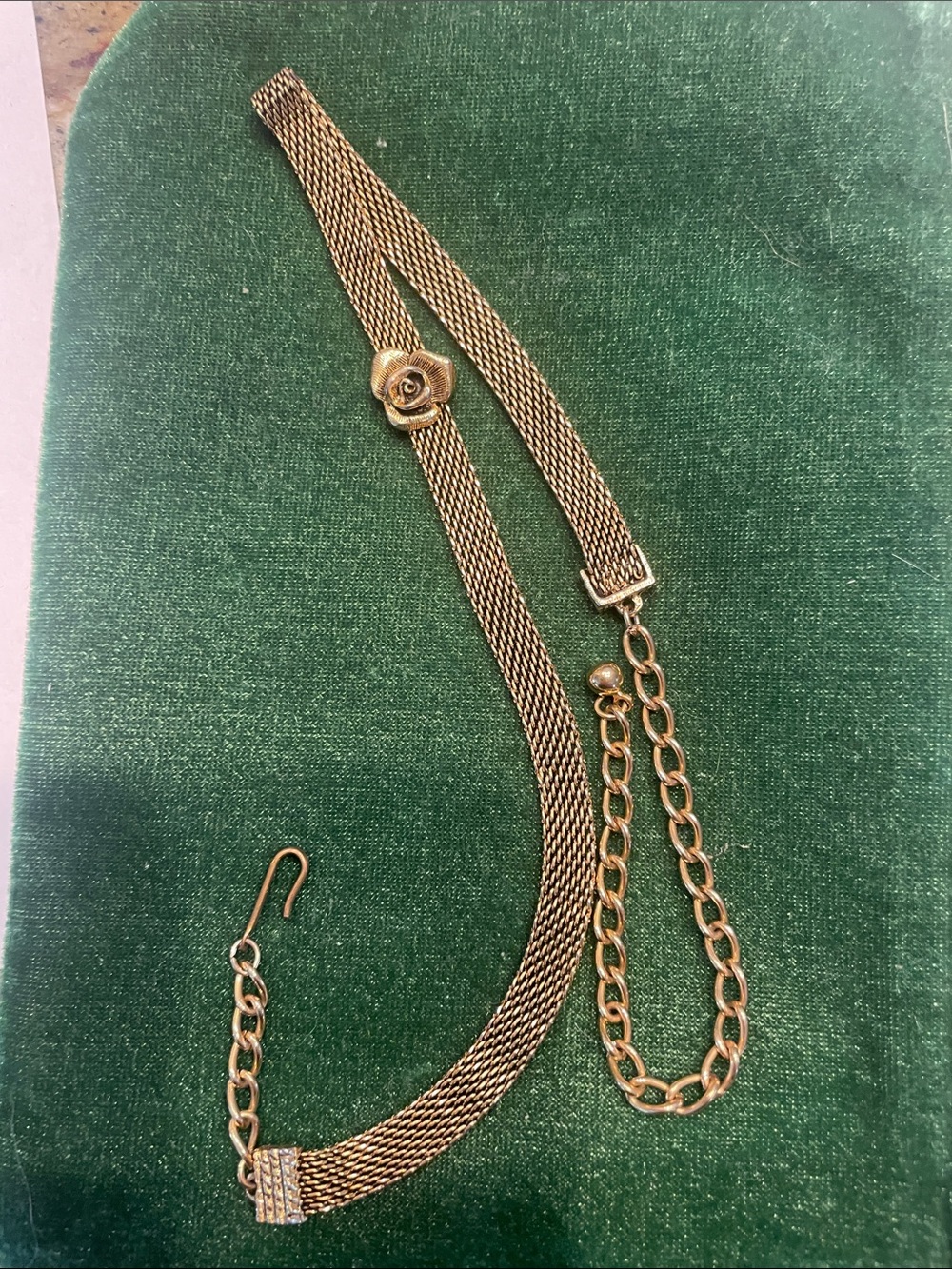 Antique Gold-Tone Mesh Chain Choker with Floral Accent